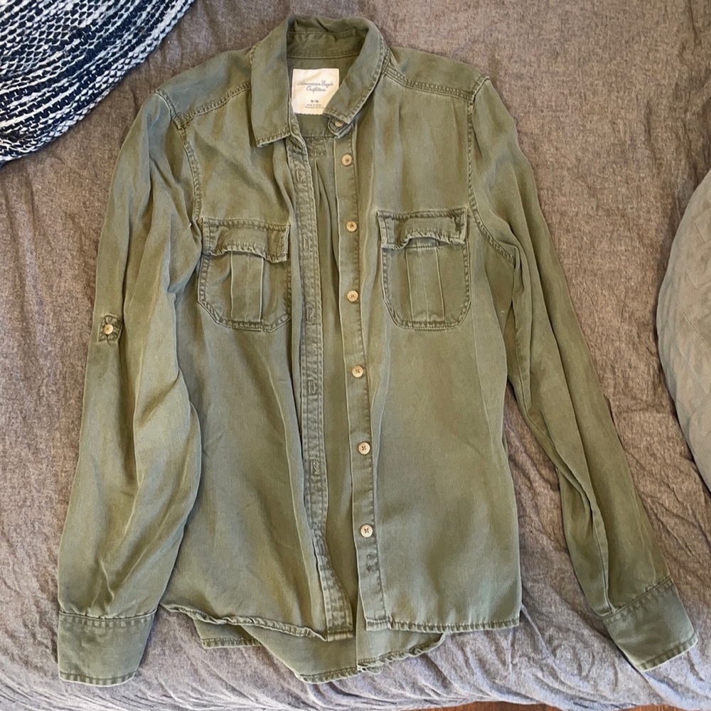 American Eagle button up